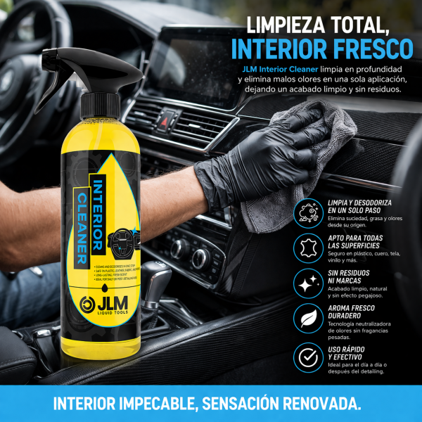Aplicación de JLM Interior Cleaner en salpicadero eliminando suciedad y dejando acabado limpio